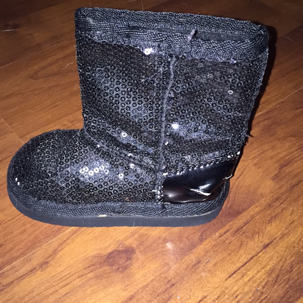 Supper cute black toddler boots